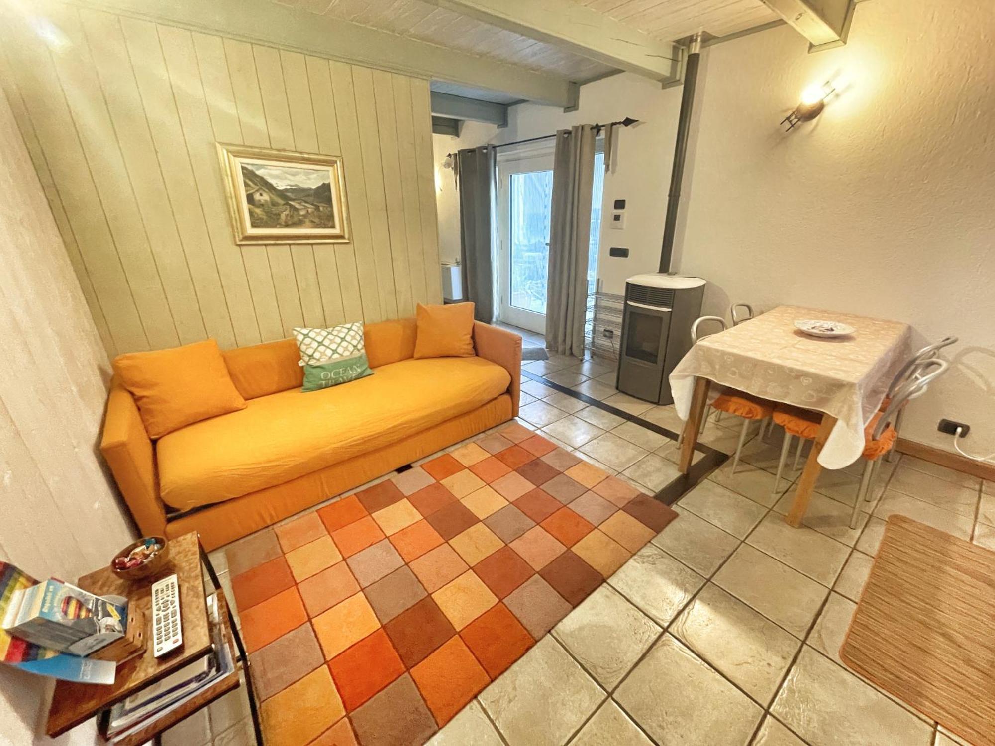 La Casina Di Oscar Ad Ao V Combe Vda Quart 0014 E 00I6 Leilighet Eksteriør bilde